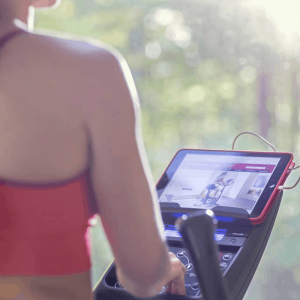 Schwinn 570E Crosstrainer - met Bluetooth + RunSocial en elektrische hellingshoek